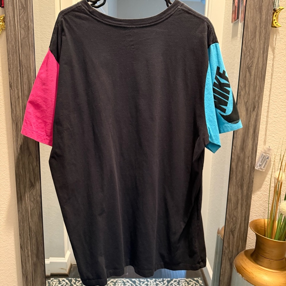 Nike Men’s XXL Color-Block Swoosh Graphic T-Shirt – Black w/ Blue & Pink Sleeves - Picture 5 of 5
